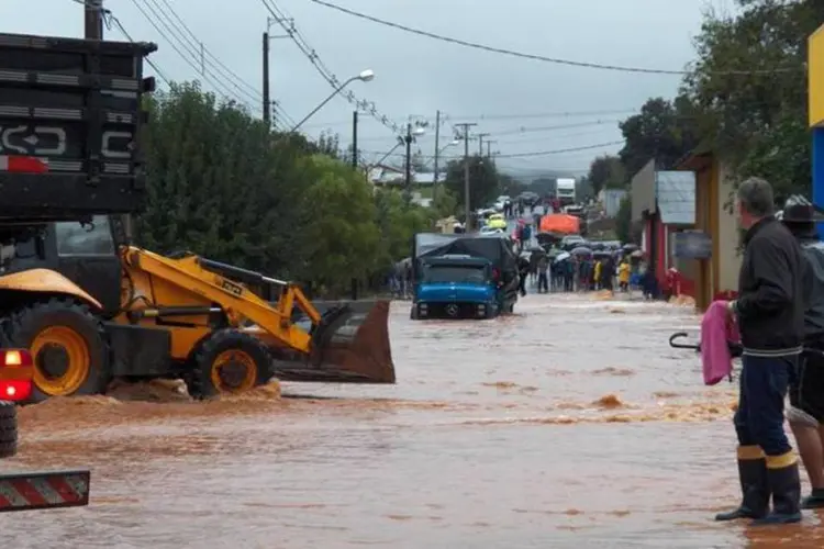 
	Chuvas: mais de 96 mil pessoas foram afetadas no Paran&aacute; &ndash; 2.431 pessoas ficaram desalojadas e 168, desabrigadas
 (Coord. Est. de Proteção e Defesa Civil/Divulgação)