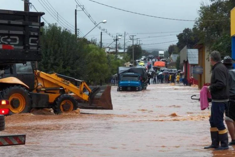 
	Alagamento no Paran&aacute;: cerca de 130 cidades do Paran&aacute; est&atilde;o em estado de emerg&ecirc;ncia
 (Coord. Est. de Proteção e Defesa Civil/Divulgação)