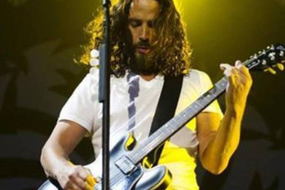 Chris Cornell anuncia lançamento de álbum acústico