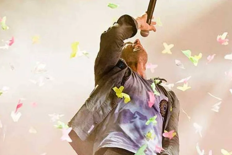 O vocalista da banda, Chris Martin, ganhou o carinho dos cariocas por não deixar passar músicas como "Violet Hill", "Fix You" e "Viva la Vida" (Rodrigo Esper/Grudaemmim)