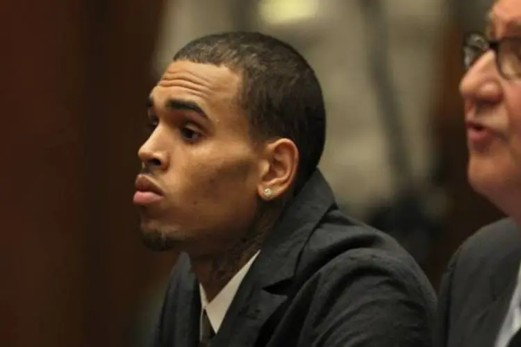 Chris Brown durante julgamento sobre agressão à Rihanna, em fevereiro (Getty Images/Getty Images)