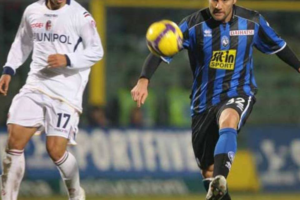 
	Christian Vieri, &agrave; esquerda: segundo a acusa&ccedil;&atilde;o, o jogador foi espionado a pedido da Inter, que tentava controlar a vida social de seu ent&atilde;o atacante
 (Getty Images)