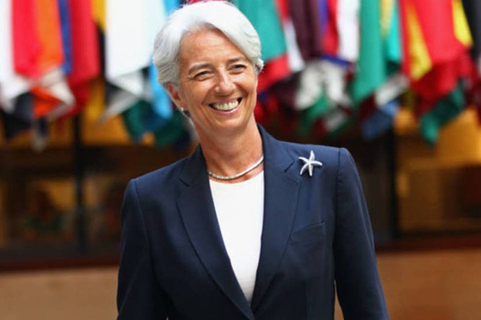 Lagarde, do FMI, adota equivalente chinês do Twitter