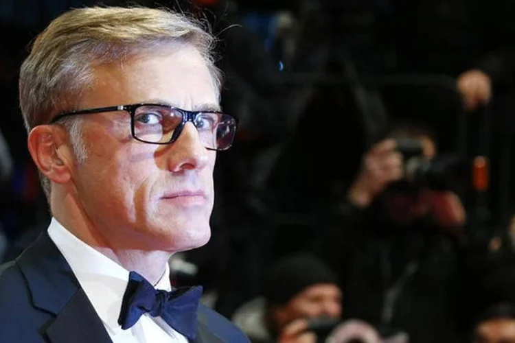 Ator Christoph Waltz chega ao festival de cinema de Berlim, na Alemanha, em fevereiro (Thomas Peter/Reuters)