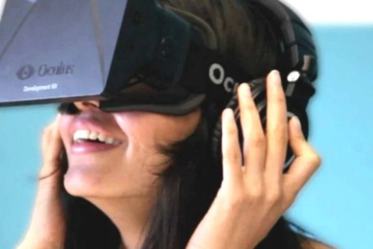 Óculos usados para realidade virtual com o Google Chrome (Divulgação)