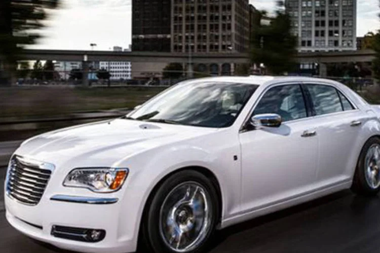 
	Chrysler 300C Motown: Carro chegar&aacute; &agrave;s concession&aacute;rias norte-americanas no segundo trimestre de 2013 por US$ 32.295
 (Divulgação)