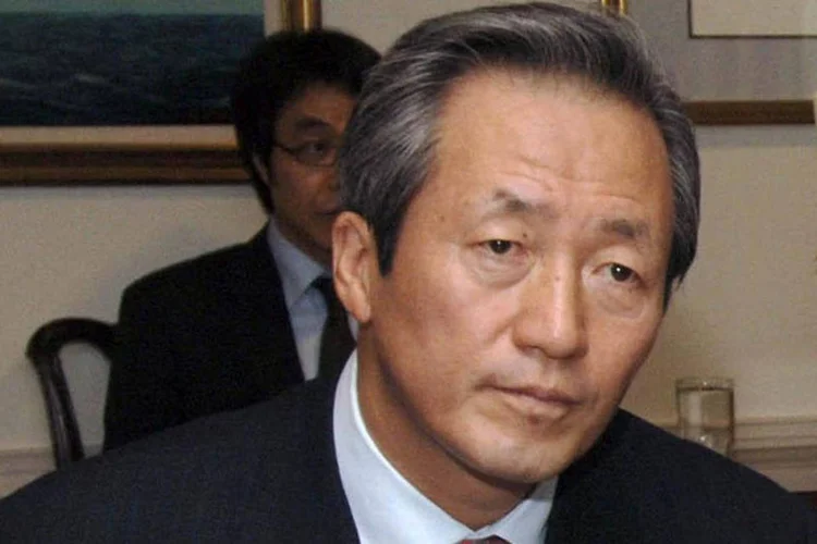 
	Chung Mong-joon, magnata da Hyundai: o sul-coreano, que foi vice-presidente da Fifa entre 1994 e 2011, disse ainda que Joseph Blatter &ldquo;&eacute; uma esp&eacute;cie de canibal que come os seus pais e depois chora por estar &oacute;rf&atilde;o&quot;
 (Wikimedia Commons)
