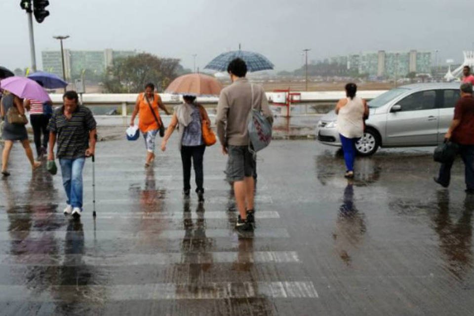 Região Centro-Sul terá tempestades nesta quinta e Inmet emite alerta de grande perigo; veja previsão