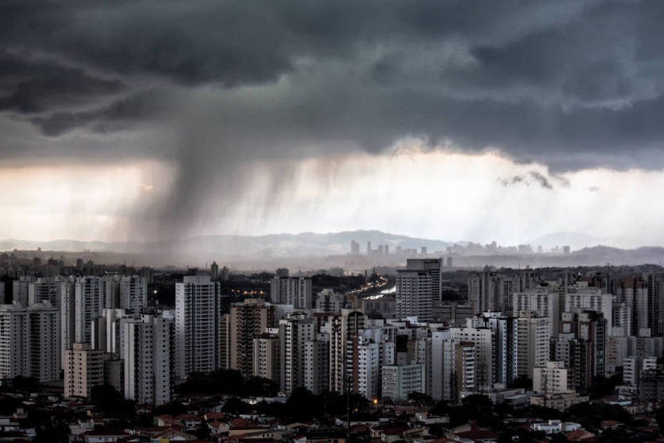 São Paulo enfrenta transtornos após temporal desta segunda