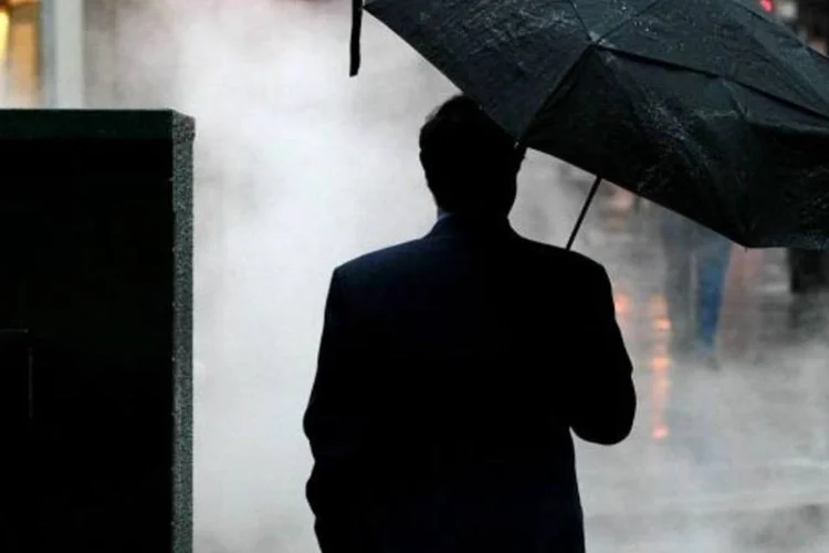 Chuva: uma mulher de 55 anos morreu após ter casa atingida por deslizamento de terra, provocado por forte chuva na noite de ontem na cidade de Ubatuba (Getty Images/Getty Images)