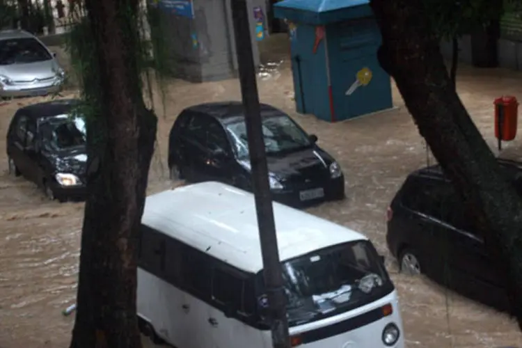 Chuva no Rio de Janeiro: a cidade do Rio de Janeiro também foi afetada por um forte temporal na noite de ontem (Agência Brasil)