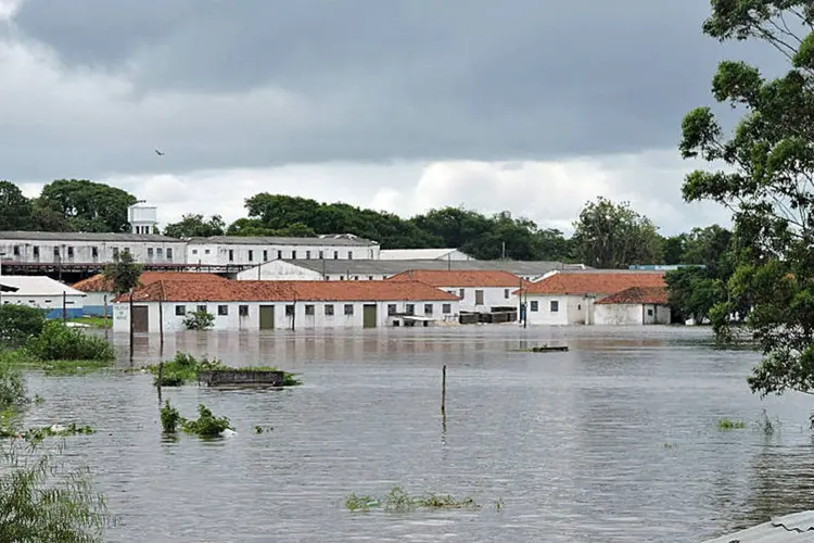 
	Enchente em Uruguaiana no dia do Natal de 2015 &eacute; considerada a pior do ano
 (Defesa Civil de Uruguaiana/Divulgação)