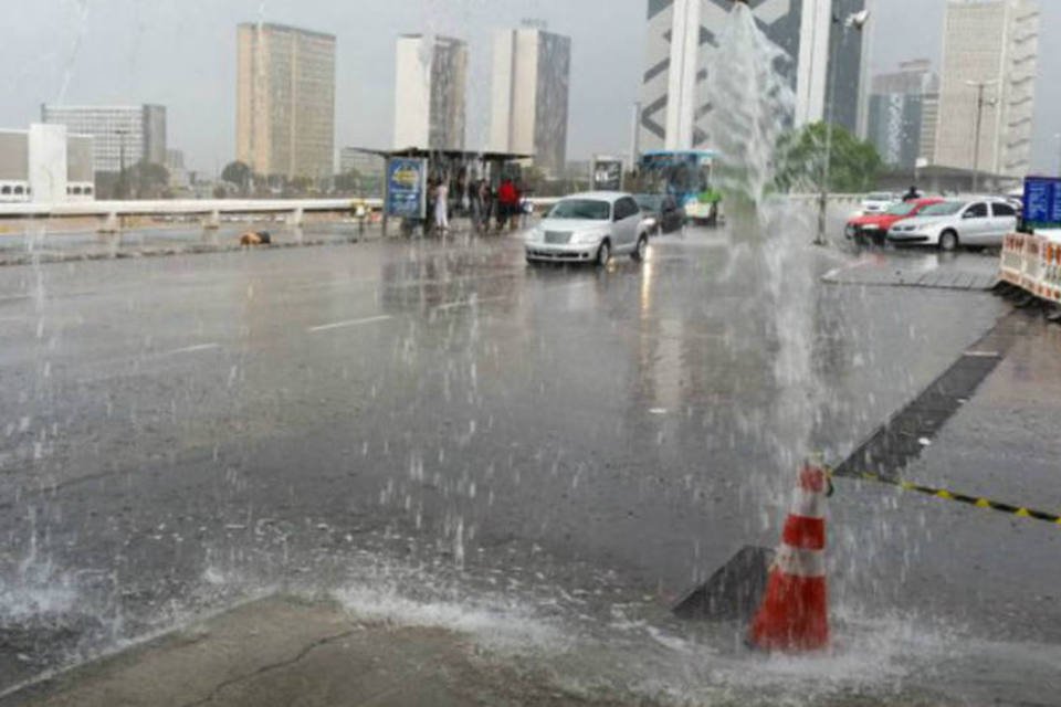 Chuva forte deixa parte do Senado sem energia elétrica