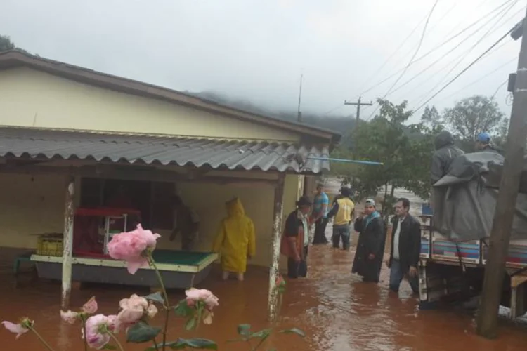 
	Chuvas: 88 munic&iacute;pios do Rio Grande do Sul j&aacute; foram atingidos pelas chuvas
 (Divulgação/Defesa Civil RS)