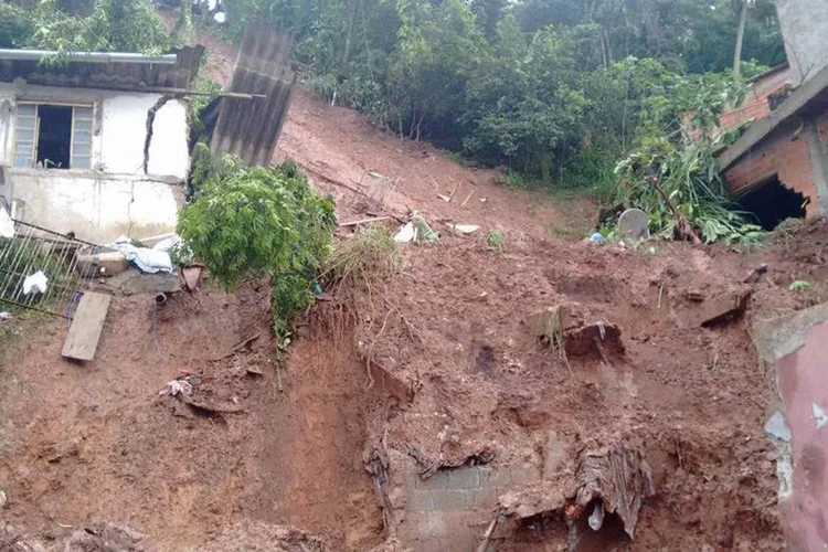 Chuva e desabamento em Francisco Morato: a prefeitura informou que 280 pessoas estão desabrigadas e que a grande maioria foi para a casa de parentes ou amigos (Prefeitura de Francisco Morato)