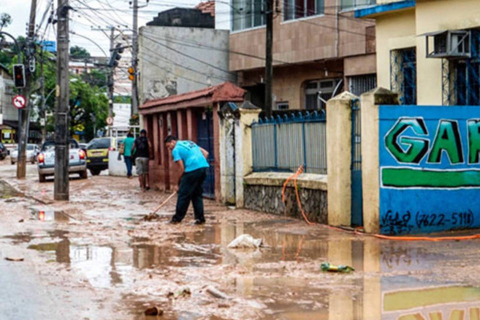 Ruas do Rio acumularam 70 toneladas de lixo após as chuvas