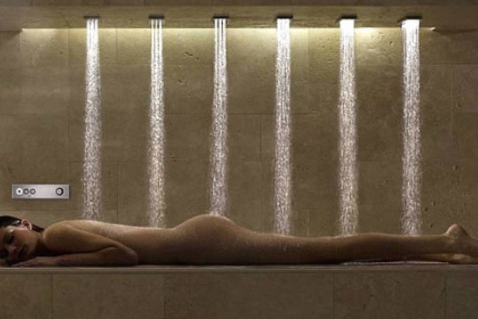 "Chuveiro horizontal" promete tornar banhos mais relaxantes