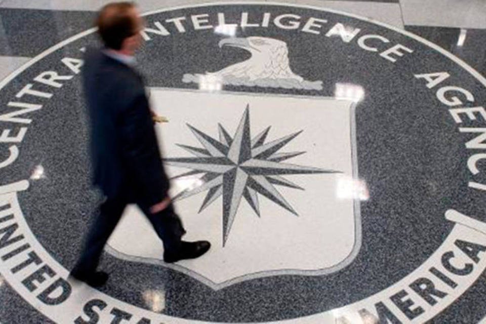 Ex-agente da CIA é condenado por vazar informação