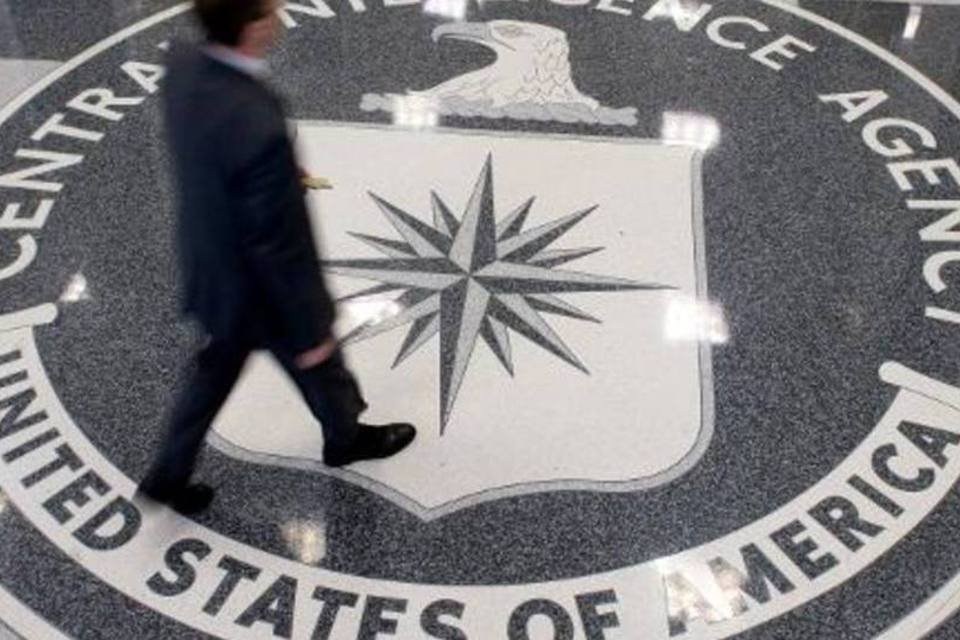 CIA abre contas no Twitter e Facebook