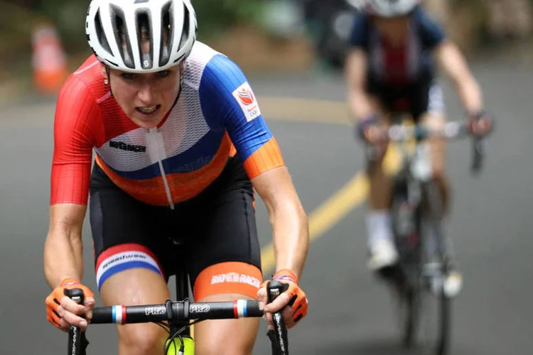
	Annemiek van Vleuten: &quot;Agora estou no hospital com algumas les&otilde;es e fraturas, mas vou ficar bem&quot;, disse Van Vleuten pelo Twitter
 (Bryn Lennon/Getty Images)