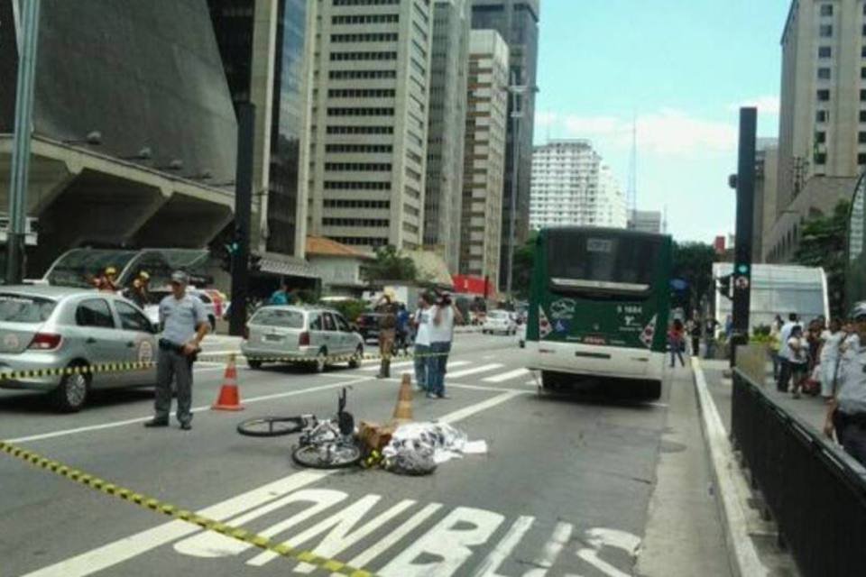 Paulista é liberada e ciclistas protestam, após acidente fatal
