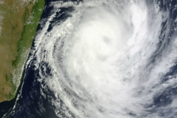 Representantes dos portos de Dampier e Port Hedland disseram que estão acompanhando o avanço do ciclone Narelle com atenção (REUTERS/NASA)