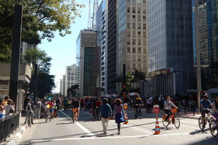 
	Avenida Paulista: a abertura aos domingos faz parte de uma pol&iacute;tica p&uacute;blica de ocupa&ccedil;&atilde;o do espa&ccedil;o, enquanto a Parada Gay, a S&atilde;o Silvestre e o Show da Virada s&atilde;o eventos
 (Tatiana Vaz/EXAME.com)