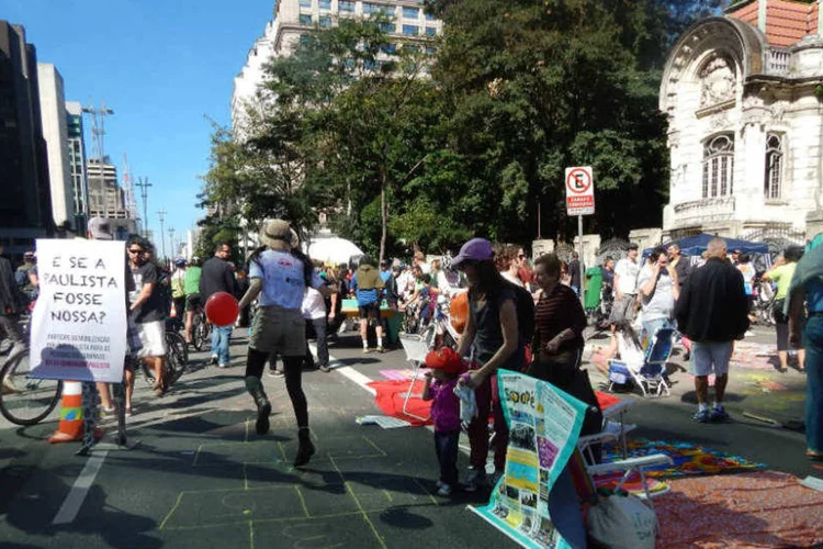 
	Inaugura&ccedil;&atilde;o da ciclovia da Avenida Paulista, em S&atilde;o Paulo: ser&aacute; o &uacute;ltimo teste para que a Prefeitura decida sobre a interdi&ccedil;&atilde;o das vias em todos os domingos
 (Tatiana Vaz/EXAME.com)