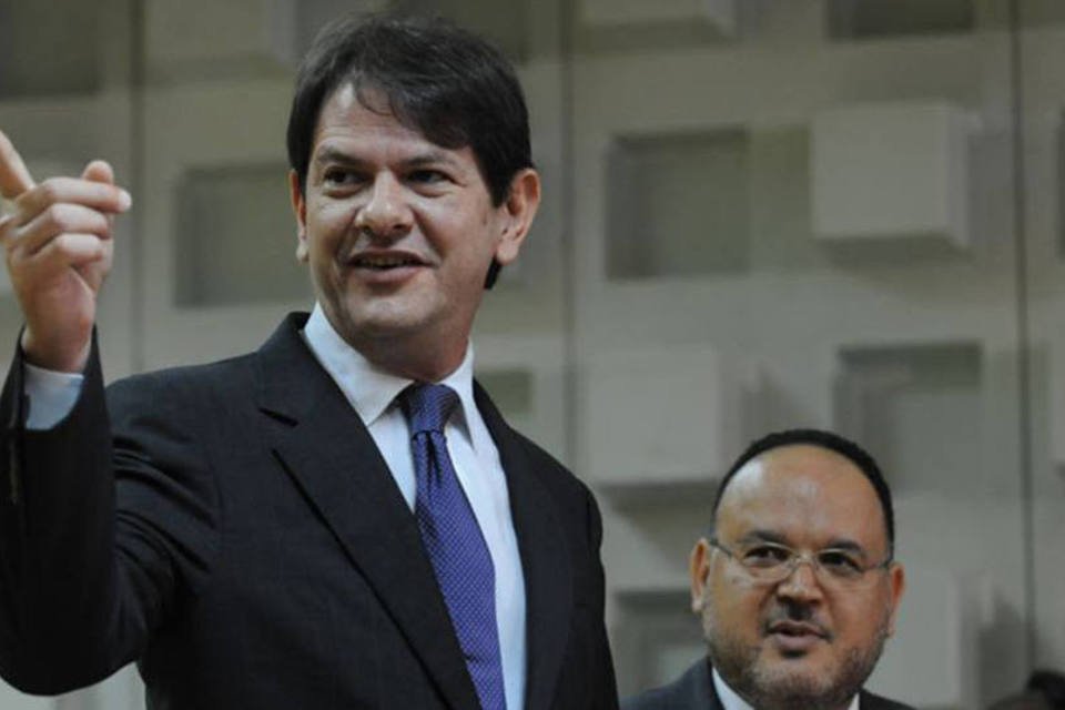 Cid Gomes deve pedir impeachment de Temer, diz jornal