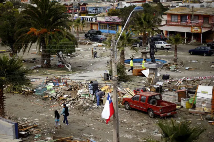 
	Cidade de Coquimbo ap&oacute;s terremoto e tsunami, no Chile
 (Reuters / Ivan Alvarado)