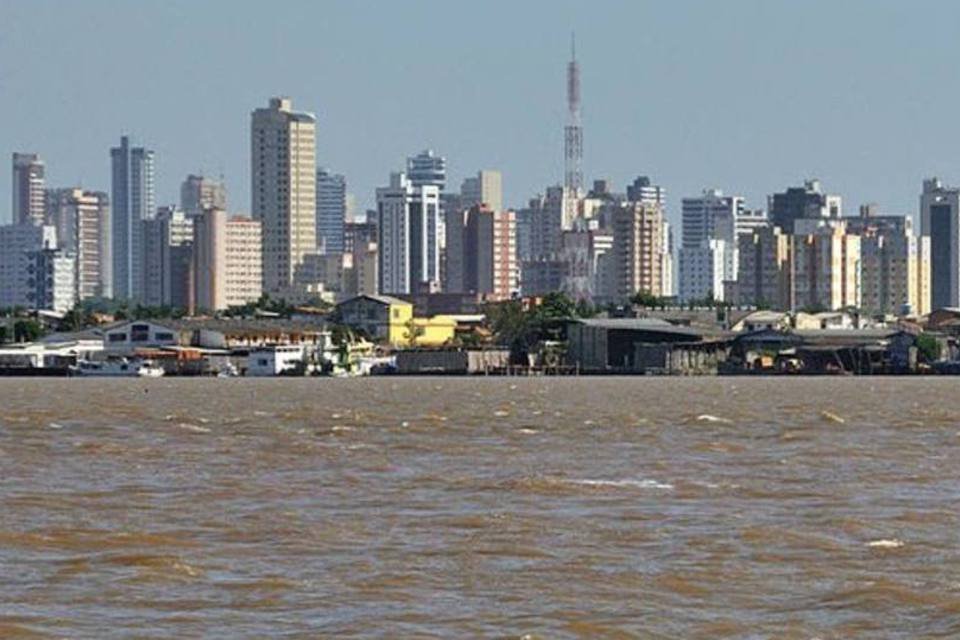 Elevador cai em Belém e fere prefeito e deputado estadual