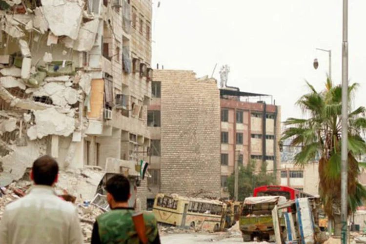 
	Aleppo: ONG informou que os ataques ocorreram em v&aacute;rios distritos do leste e do sul de Aleppo (©afp.com / -)