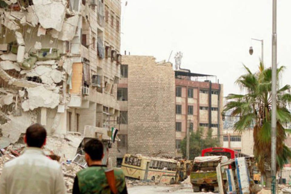 Bombardeios matam 12 membros de família perto de Damasco