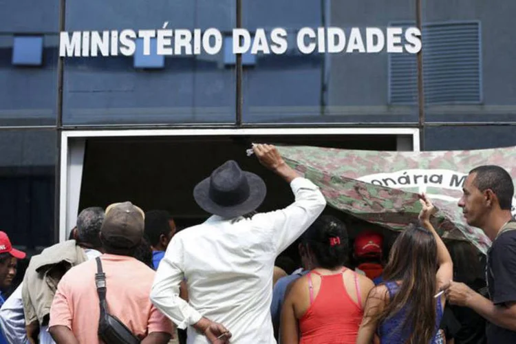 
	Minist&eacute;rio das Cidades: os manifestantes desocuparam o pr&eacute;dio depois de conseguir agendar encontro com a secret&aacute;ria nacional de Habita&ccedil;&atilde;o
 (Marcelo Camargo/Agência Brasil)