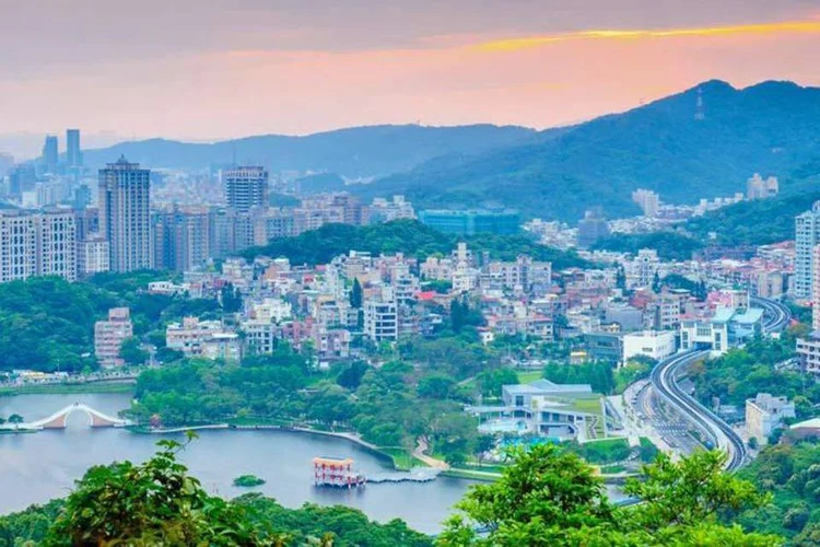 
	Taip&eacute;: Taiwan tem um baixo &iacute;ndice de criminalidade, com menos de tr&ecirc;s homic&iacute;dios anuais por cada 100 mil habitantes
 (City Climate Leadership)