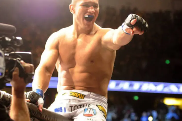
	Em 2011, Cigano conquistou o cintur&atilde;o do UFC ap&oacute;s lutar com Cain Velasquez, que, agora, recuperou o trof&eacute;u
 (Getty Images)