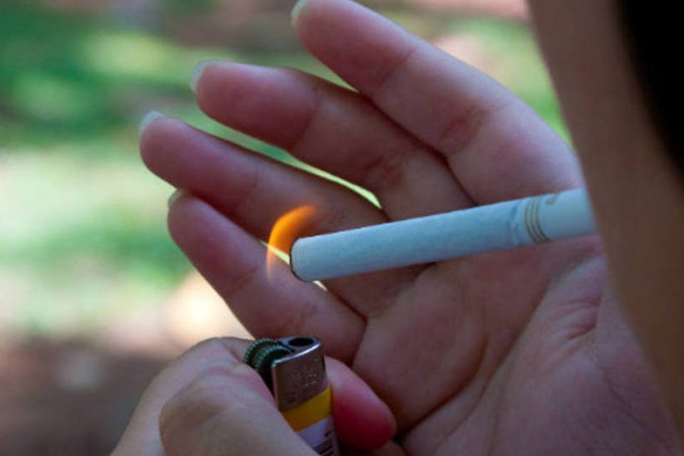 Restrição à publicidade faz 1/3 da população deixar de fumar