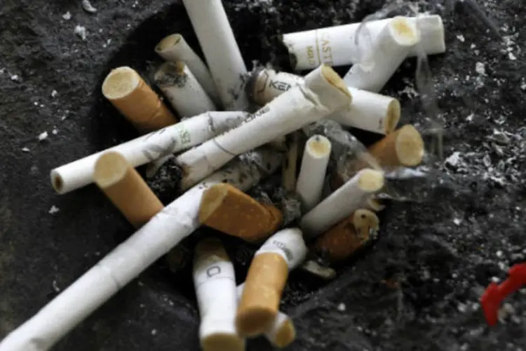 Cigarros: carta de especialistas na área da saúde afirma que a inalação de fumaça de cigarro é a maior causa de doença em crianças (Jonathan Alcorn/Files/Reuters)