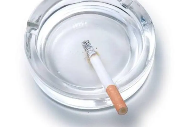 
	Apagando o cigarro: programa do Ita&uacute; apoia quem quer largar o v&iacute;cio
 (Alex Silva/Saúde)