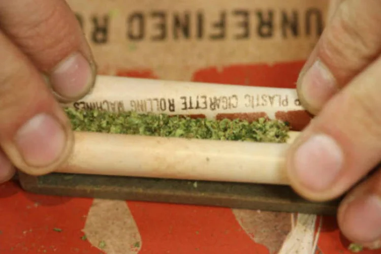 
	Cigarro de maconha:&nbsp;iniciativa prop&otilde;e a descriminaliza&ccedil;&atilde;o da posse desta subst&acirc;ncia, atualmente proibida, e do cultivo de maconha para uso pessoal
 (Getty Images)