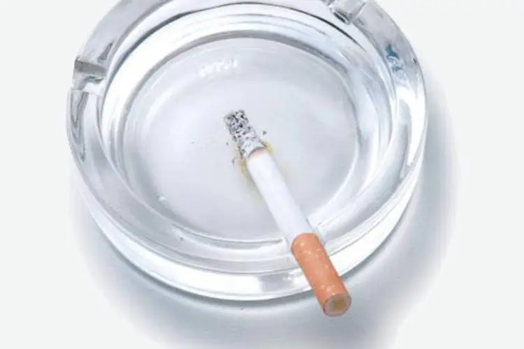 De acordo com o médico Fernando Motta, que trabalha no programa de tabagismo do Hospital da Clínicas, os benefícios de largar o cigarro já aparecem nas primeiras horas (Alex Silva/Saúde)