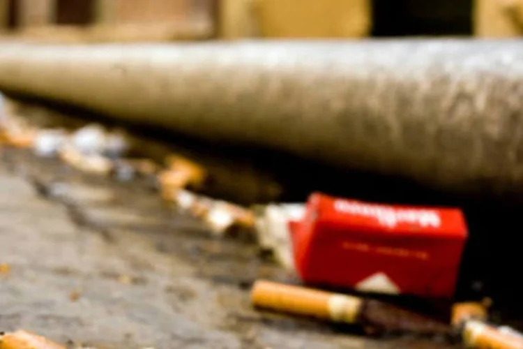 
	Cigarro: ficar&atilde;o isentos desta restri&ccedil;&atilde;o lojas especializadas e pontos de venda, como jornaleiros e postos de gasolina
 (tavallai/Creative Commons)