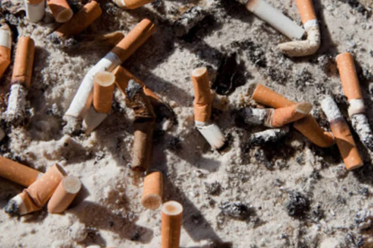 
	Cigarros: fumante tamb&eacute;m foi obrigado a realizar servi&ccedil;o comunit&aacute;rio
 (Getty Images)