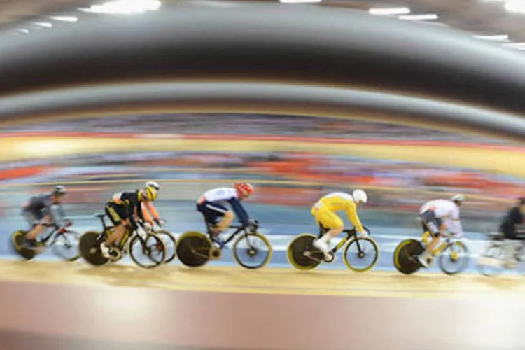 
	Ciclismo: Pat McQuaid, presidente da UCI, incentivou os ciclistas profissionais a usarem o servi&ccedil;o telef&ocirc;nico.
 (getty images)