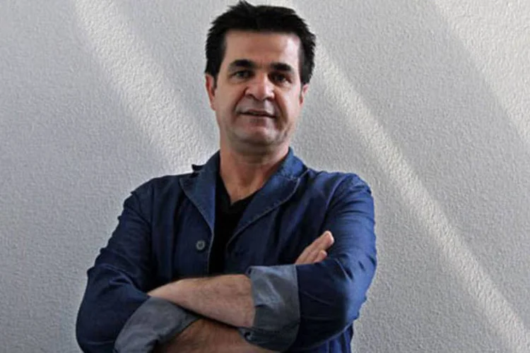 
	Jafar Panahi: &quot;Rodar tais filmes &eacute; ilegal, mas at&eacute; agora a Rep&uacute;blica Isl&acirc;mica demonstrou ter paci&ecirc;ncia&quot;, declarou o vice-ministro da Cultura Javad Shamaqdari
 (AFP/ Atta Kenare)