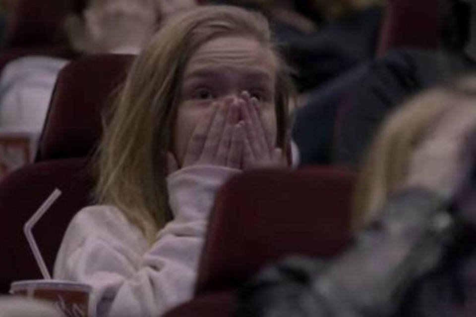 Zumbis pegam clientes de surpresa em cinema na Suécia