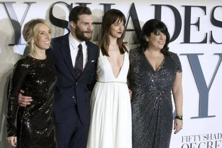 Diretora Taylor-Johnson, atores Jamie Dornan e Dakota Johnson, e autora E. L. James (REUTERS/Paul Hackett)
