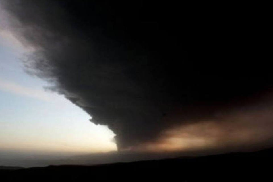 Espanha fecha três aeroportos por nuvem de cinzas vulcânicas