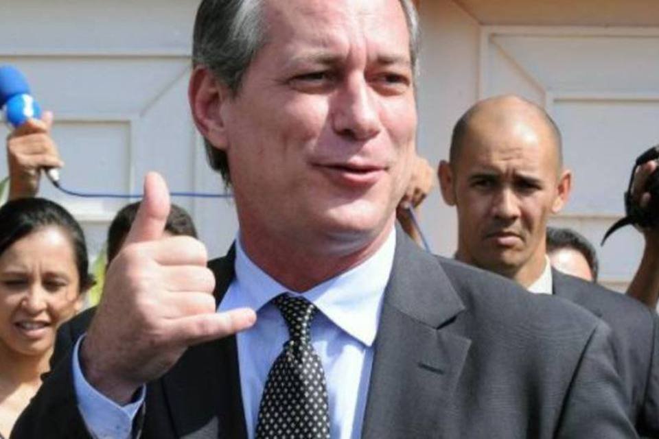 Ciro Gomes sugere