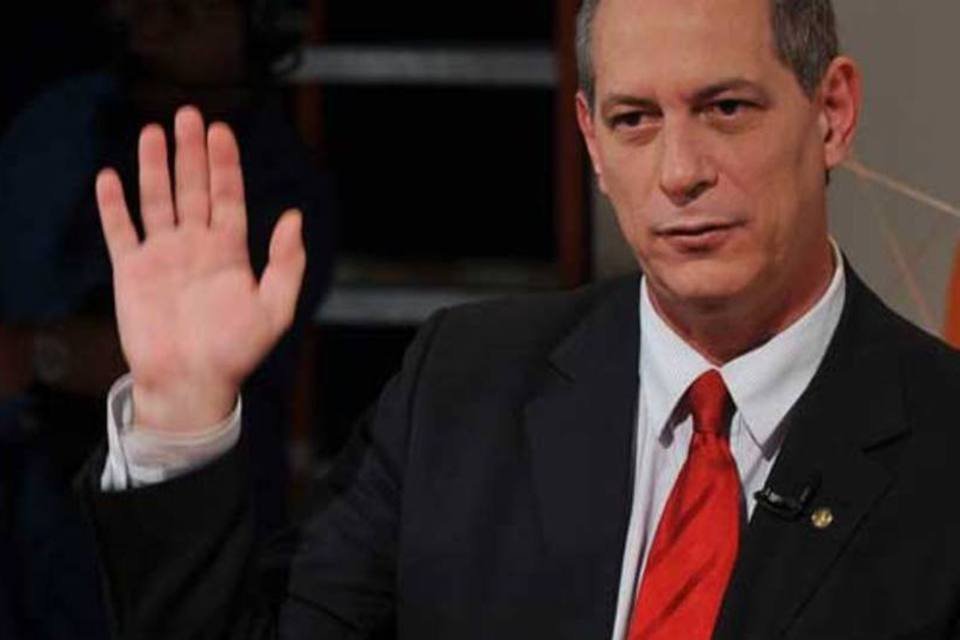 Em site oficial Ciro Gomes se apresenta como candidato